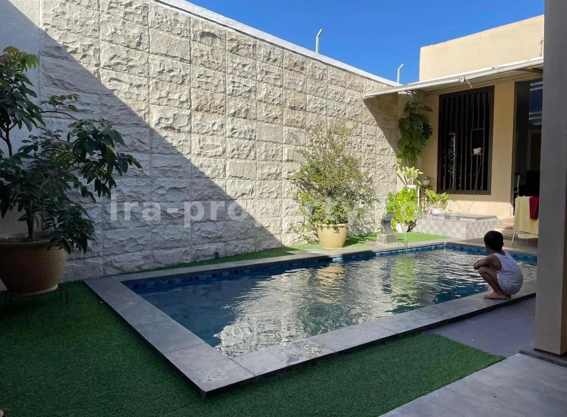 Rumah · Area Lombok Barat · foto 3 dari 14 Rumah Mewah dengan Kolam Renang Pribadi Dekat RSUD Gerung – West Lombok - 1014 - 3