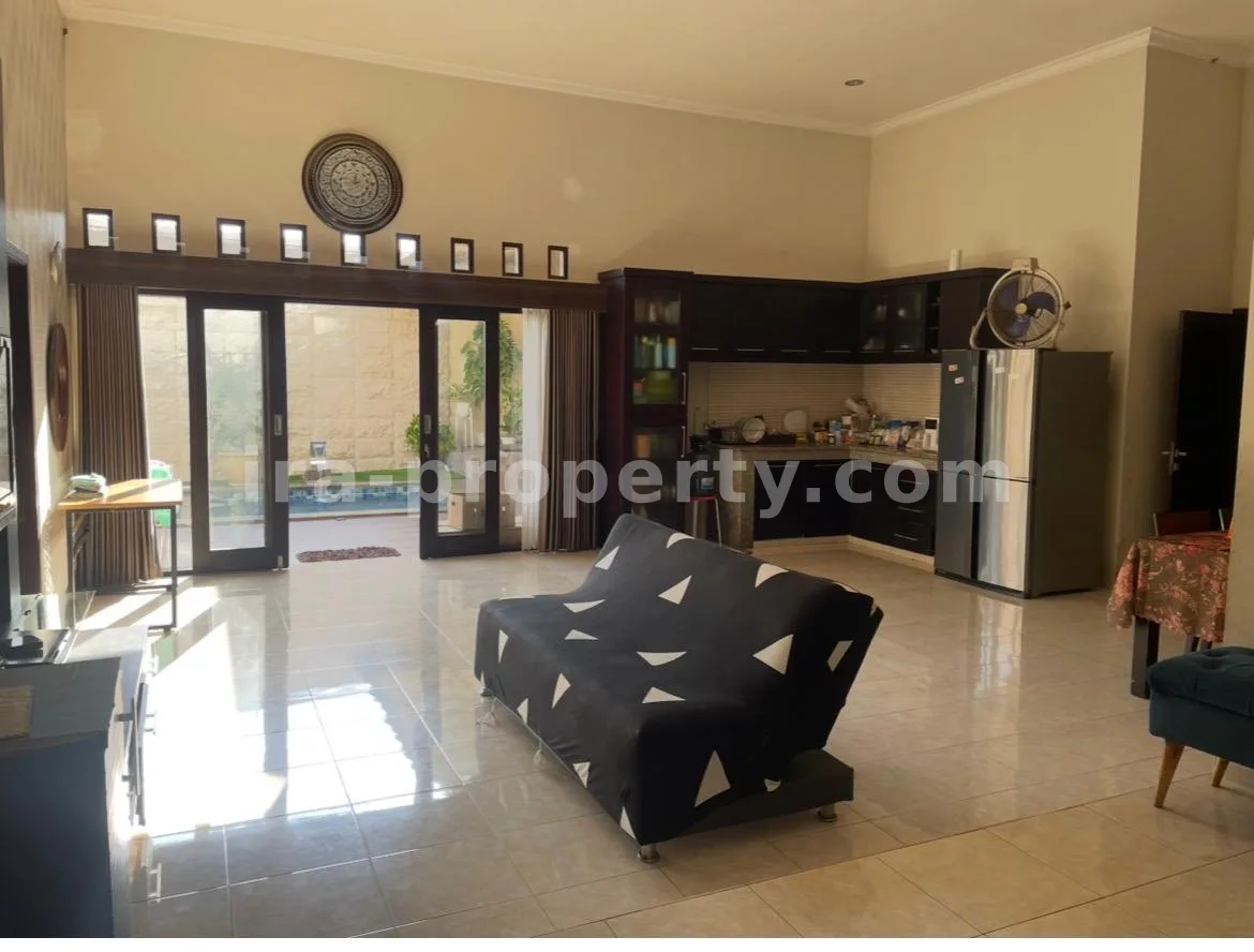 Rumah · Area Lombok Barat · foto 5 dari 14 Rumah Mewah dengan Kolam Renang Pribadi Dekat RSUD Gerung – West Lombok - 1014 - 5