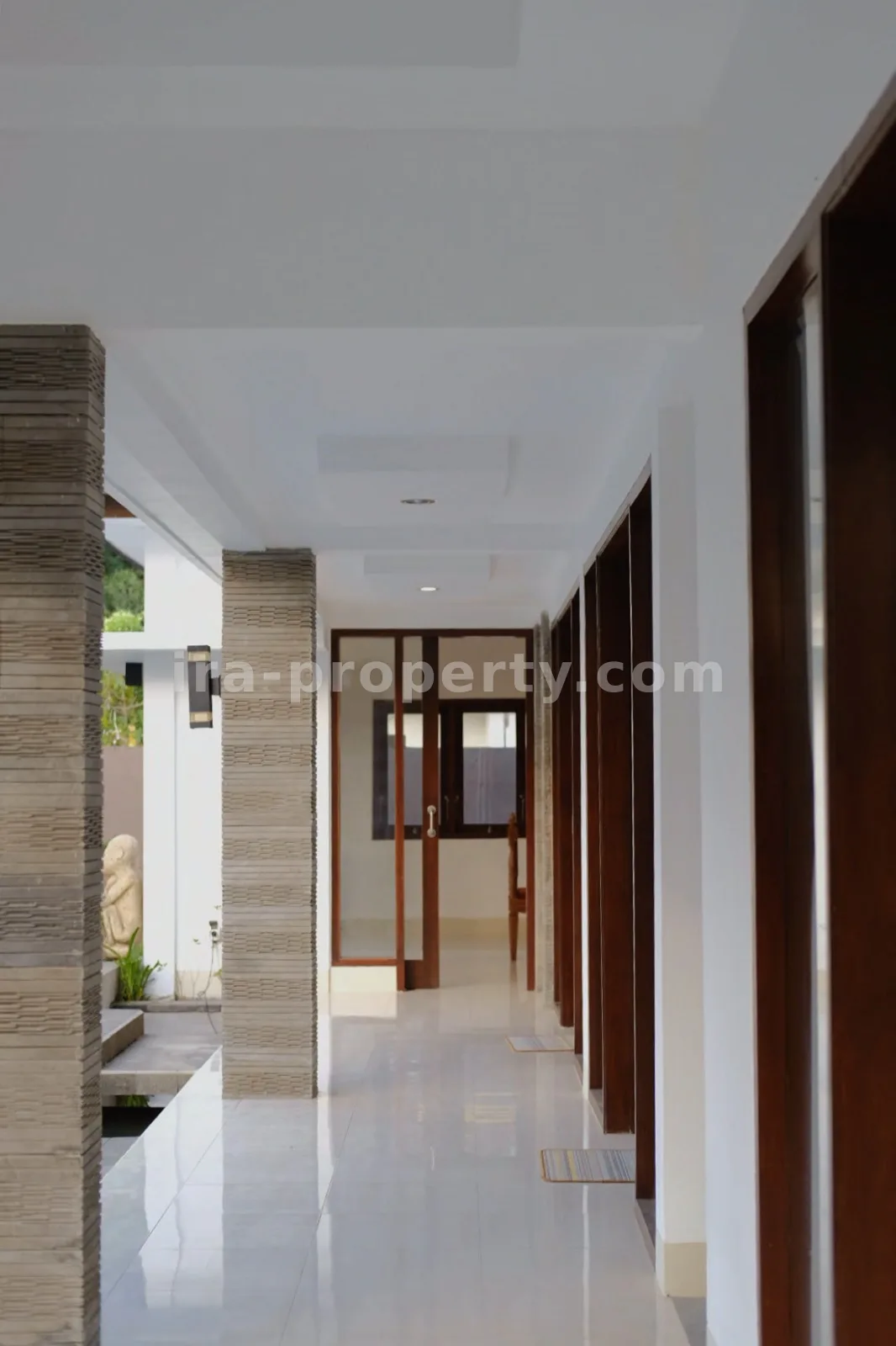 Villa & Hotel · Senggigi · foto 3 dari 9 Villa Minimalis Modern dengan Kolam Renang di Batu Layar - 380 - 3