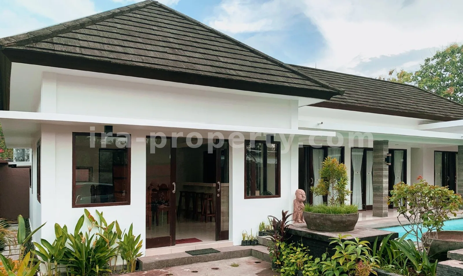 Villa & Hotel · Senggigi · foto 5 dari 9 Villa Minimalis Modern dengan Kolam Renang di Batu Layar - 380 - 5