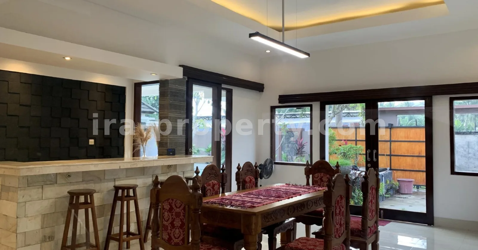 Villa Minimalis Modern dengan Kolam Renang di Batu Layar - 380 - 8