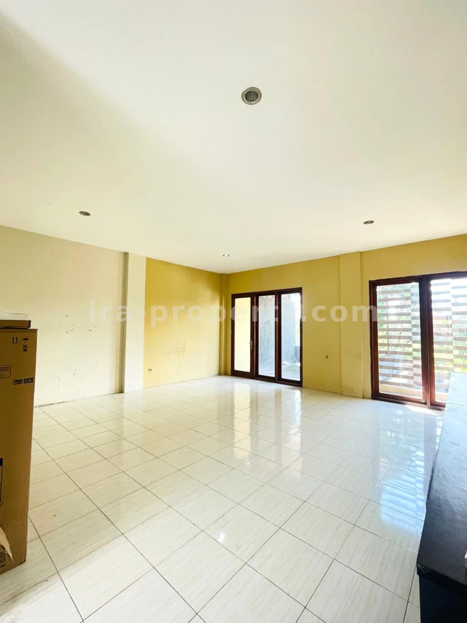 Bangunan 2 Lantai Premium di Jalan Utama Ampenan-Mataram - 1018 - 10