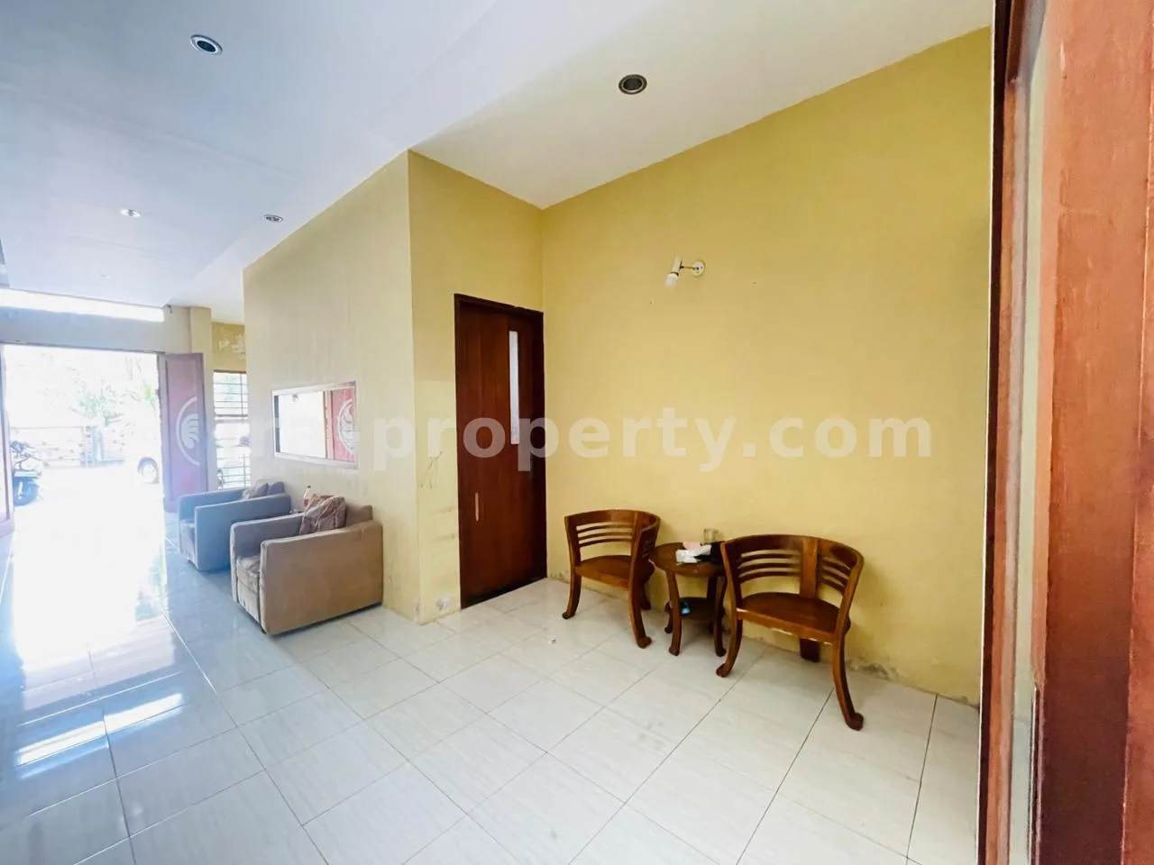 Ruko & Komersial · Kota Mataram · foto 3 dari 14 Bangunan 2 Lantai Premium di Jalan Utama Ampenan-Mataram - 1018 - 3
