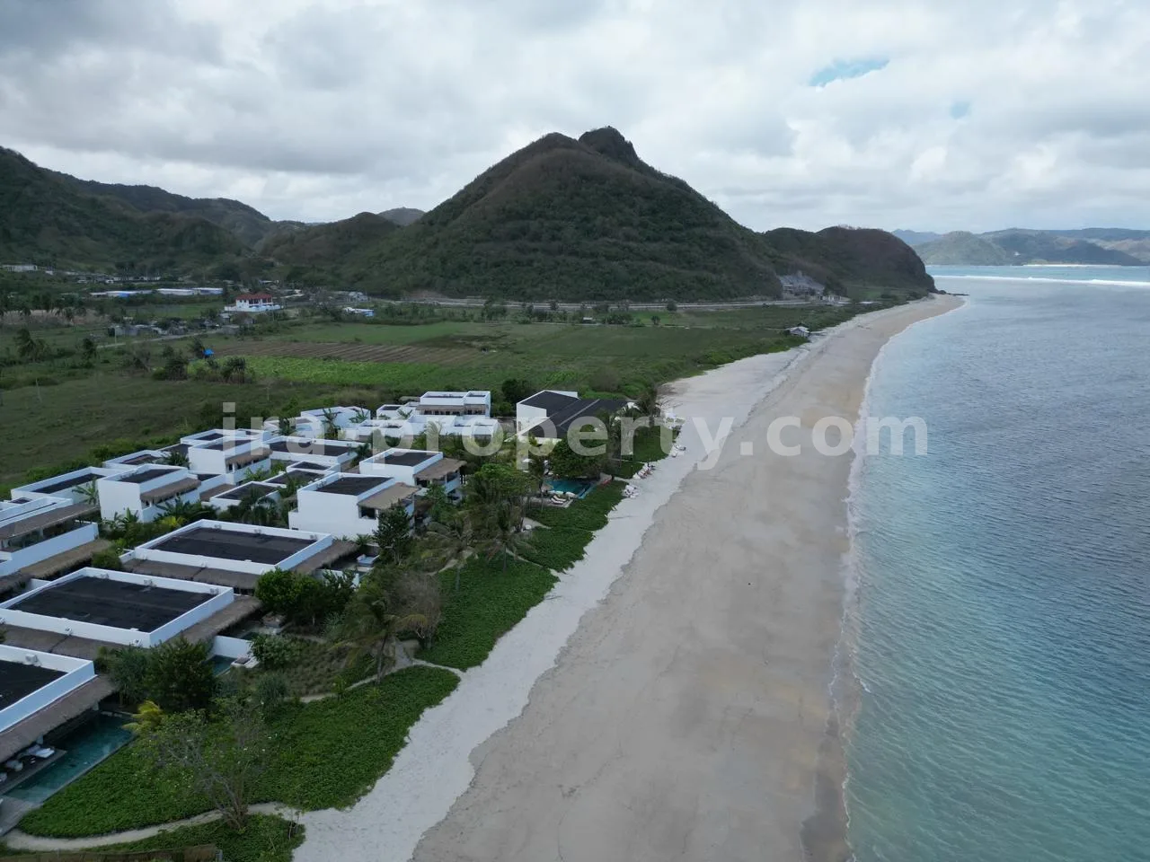 Tanah · Kuta Mandalika · foto 4 dari 14 Tanah Strategis Pinggir Jalan di Torok Aik Beleq, Lombok Selatan - 550 - 4
