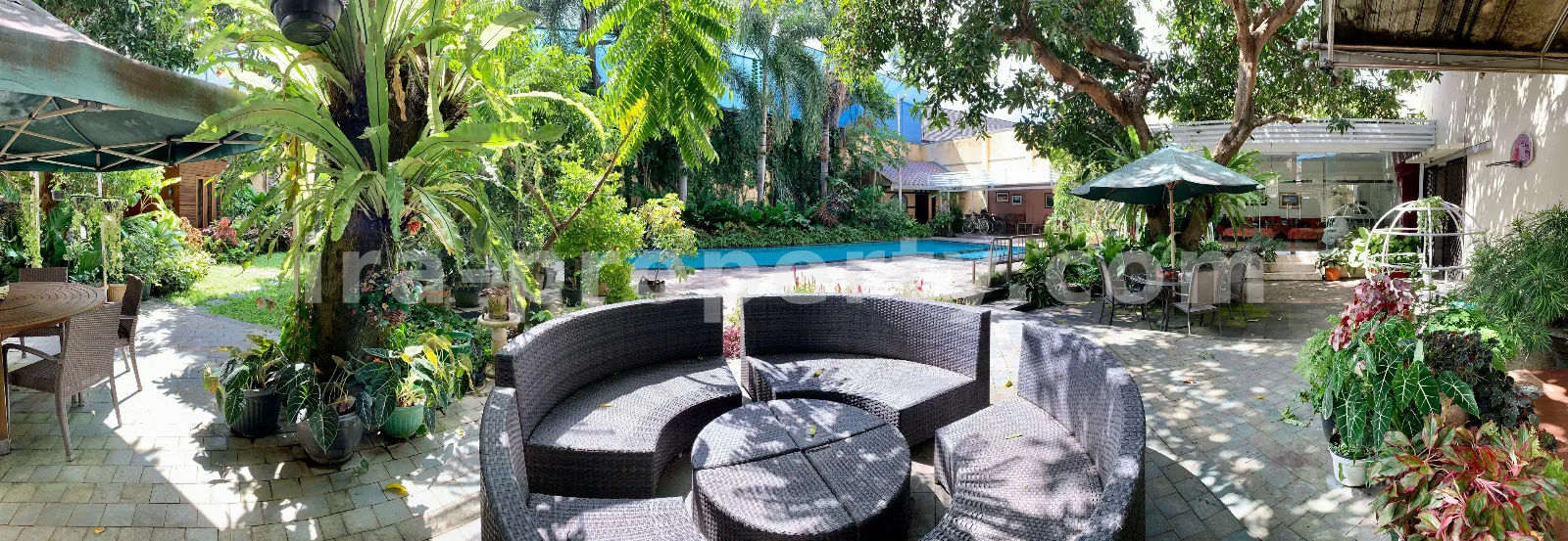 Mansion Mewah 7 Kamar dengan Kolam Renang di Mataram - 1016 - 19