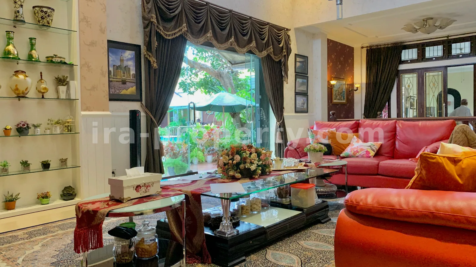 Rumah · Kota Mataram · foto 2 dari 19 Mansion Mewah 7 Kamar dengan Kolam Renang di Mataram - 1016 - 2