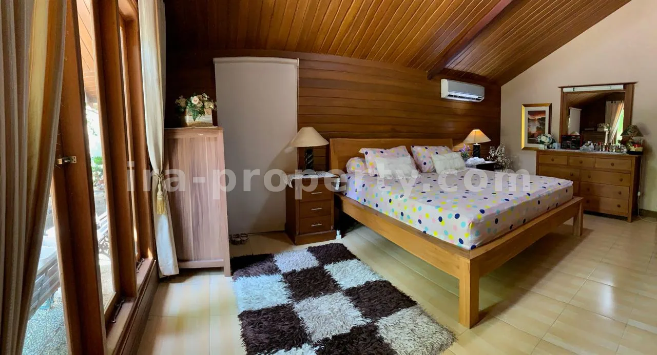 Rumah · Kota Mataram · foto 5 dari 19 Mansion Mewah 7 Kamar dengan Kolam Renang di Mataram - 1016 - 5