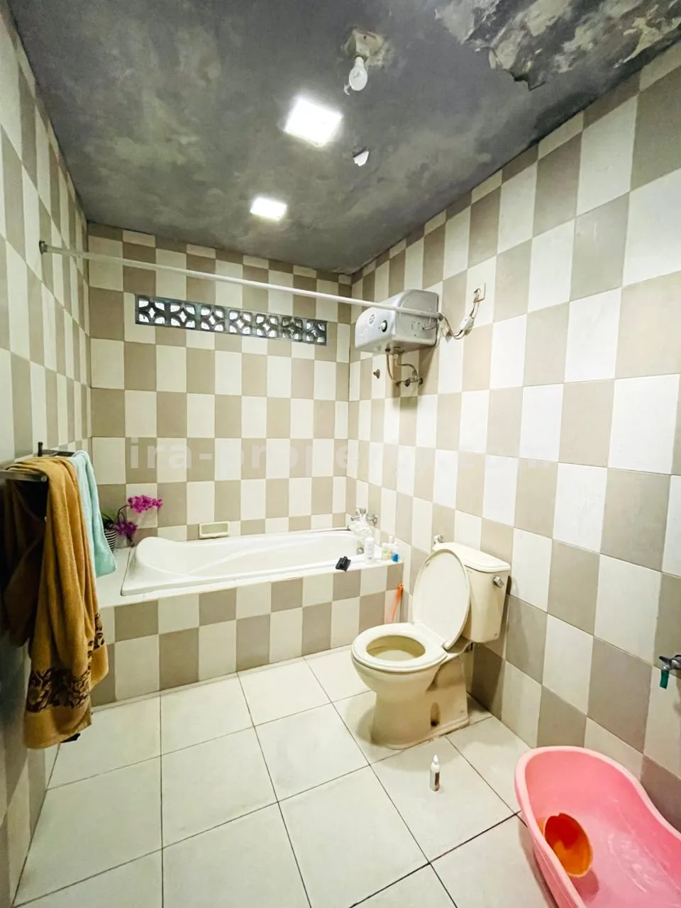 Cozy 3BR Family Home in Rembiga – Prime Location Near Same Hotel, Mataram - 1019 - 8