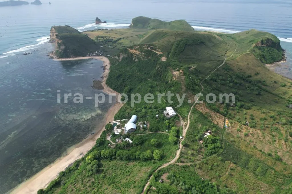 Land · Kuta Mandalika · photo 1 of 6 Elite 40-Are Beachfront Plot in Gerupuk – Private White Sand Beach Near Mandalika Circuit - 530 - 1