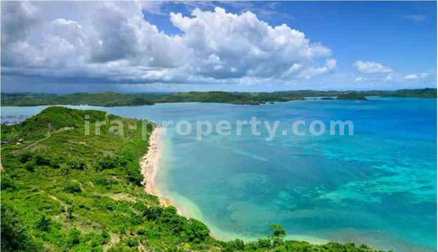 Land · Kuta Mandalika · photo 2 of 6 Elite 40-Are Beachfront Plot in Gerupuk – Private White Sand Beach Near Mandalika Circuit - 530 - 2