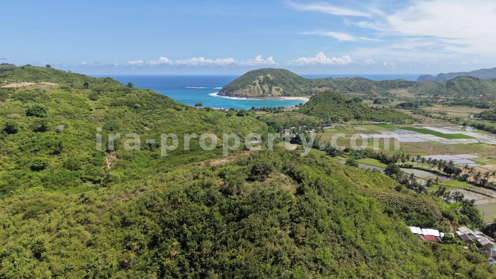 Tanah · Kuta Mandalika · foto 3 dari 8 Tanah 8 Hektar Pemandangan Laut di Mawun, Kuta Mandalika - 555 - 3