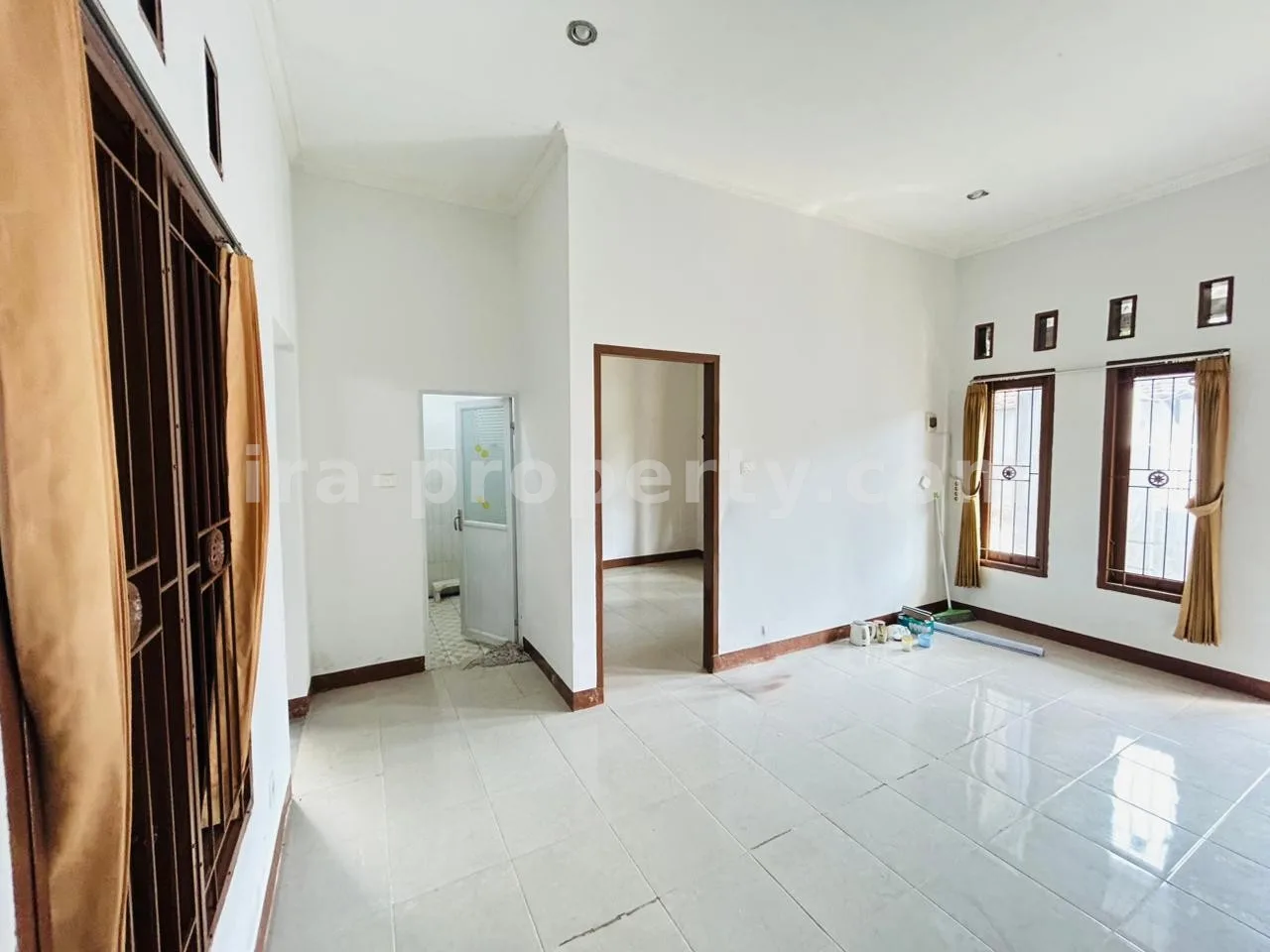 Rumah · Kota Mataram · foto 3 dari 14 Rumah Keluarga Baru Direnovasi Dekat Jalan Adisucipto, Mataram - 1023 - 3