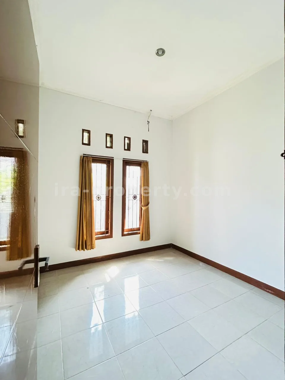 Rumah Keluarga Baru Direnovasi Dekat Jalan Adisucipto, Mataram - 1023 - 9