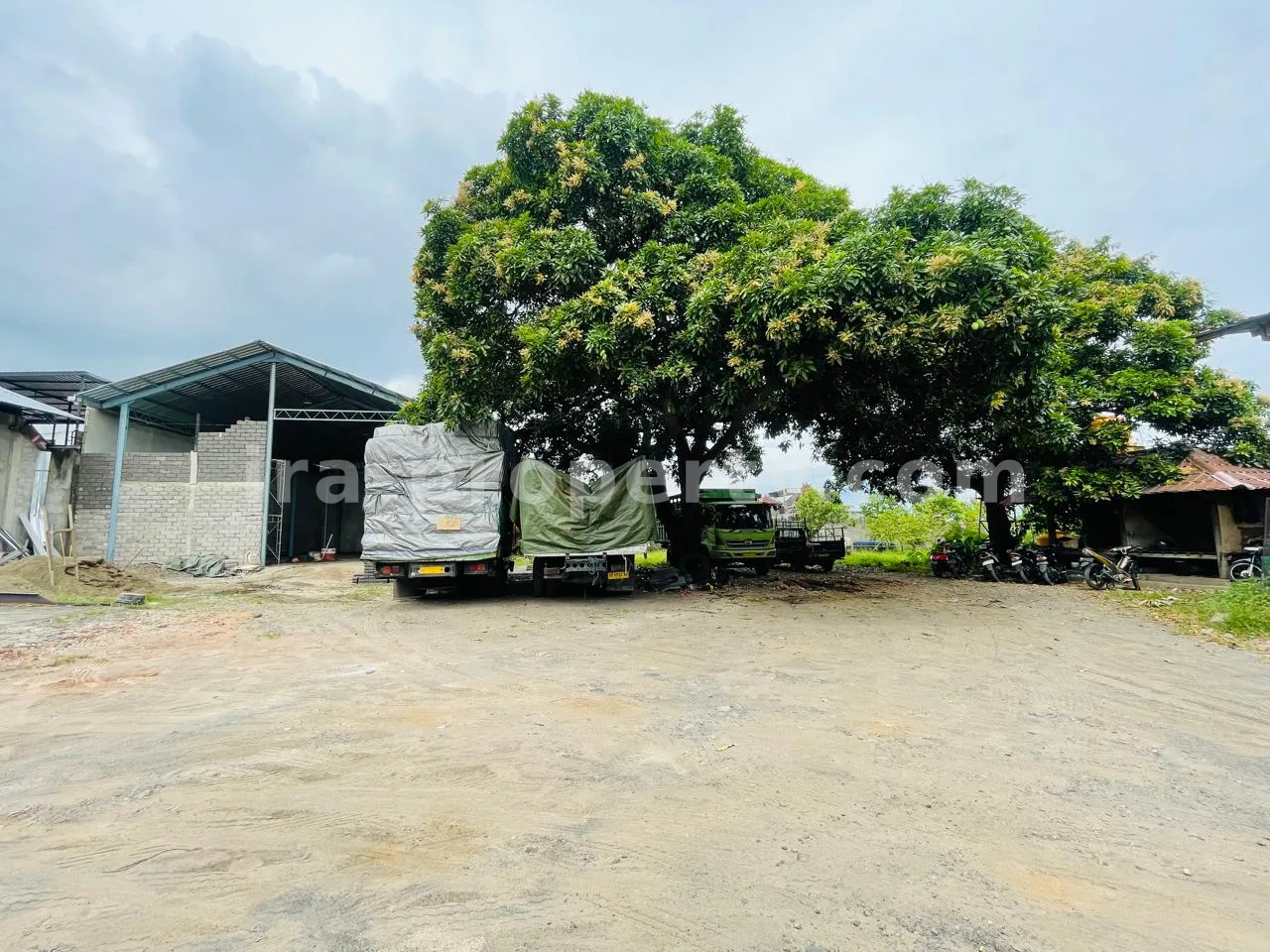 Shophouse & Commercial · Mataram City · photo 2 of 10 Premium Warehouse Complex for Rent – Strategic Distribution Hub in Central Mataram - 80 - 2