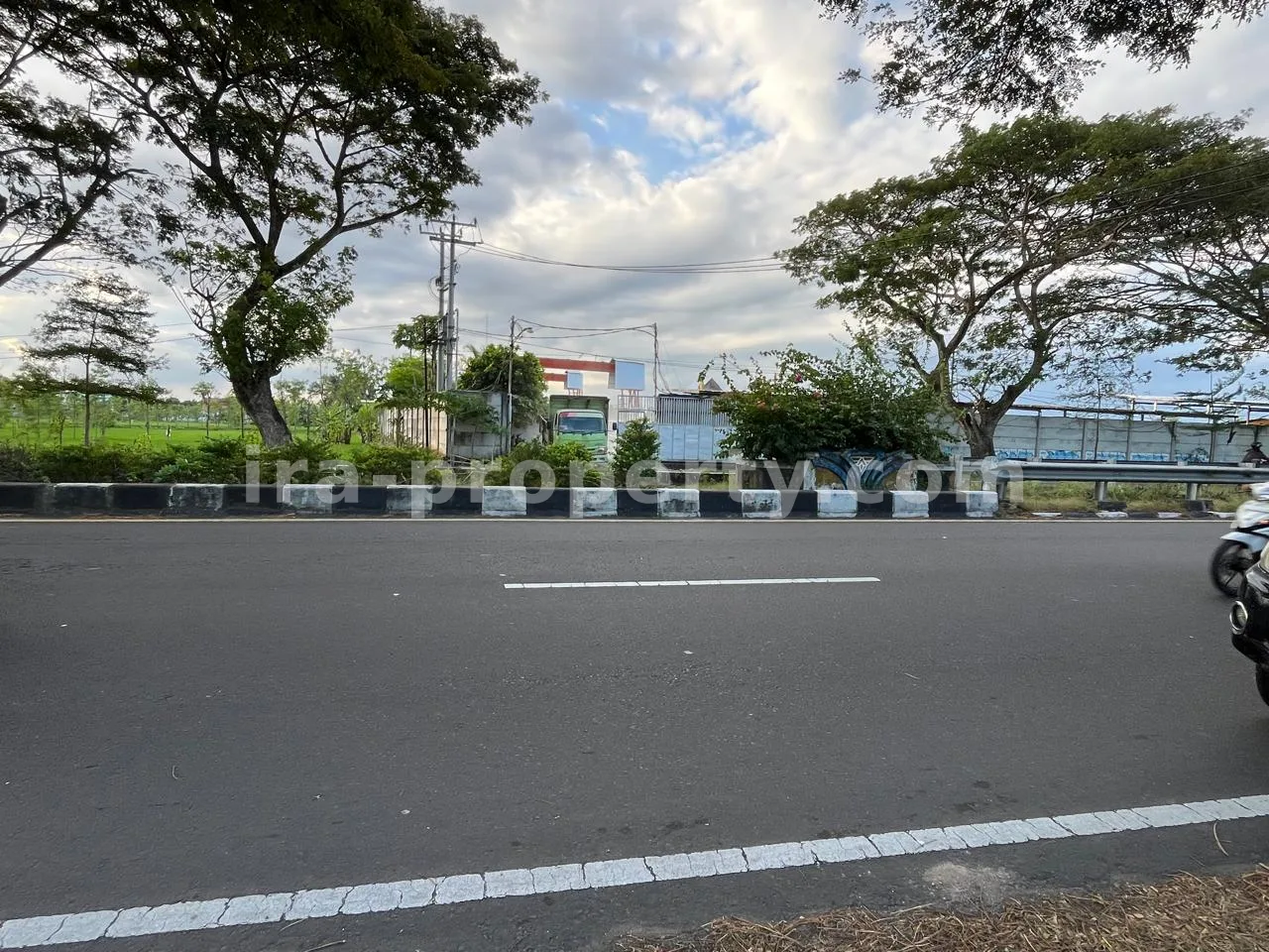Ruko & Komersial · Area Lombok Barat · foto 3 dari 6 Tanah Komersial & Industri 1,05-Hektar – Depan Bypass Gerung-Kuripan, Lombok Barat - 422-2 - 3