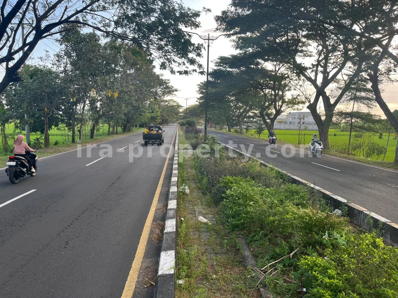Ruko & Komersial · Area Lombok Barat · foto 4 dari 6 Tanah Komersial & Industri 1,05-Hektar – Depan Bypass Gerung-Kuripan, Lombok Barat - 422-2 - 4