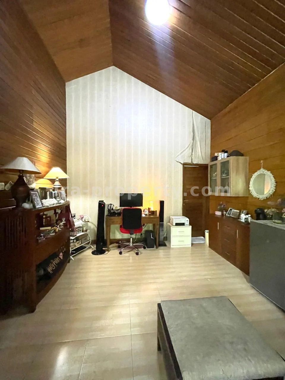 Mansion Mewah 7 Kamar dengan Kolam Renang di Mataram - 1016 - 12