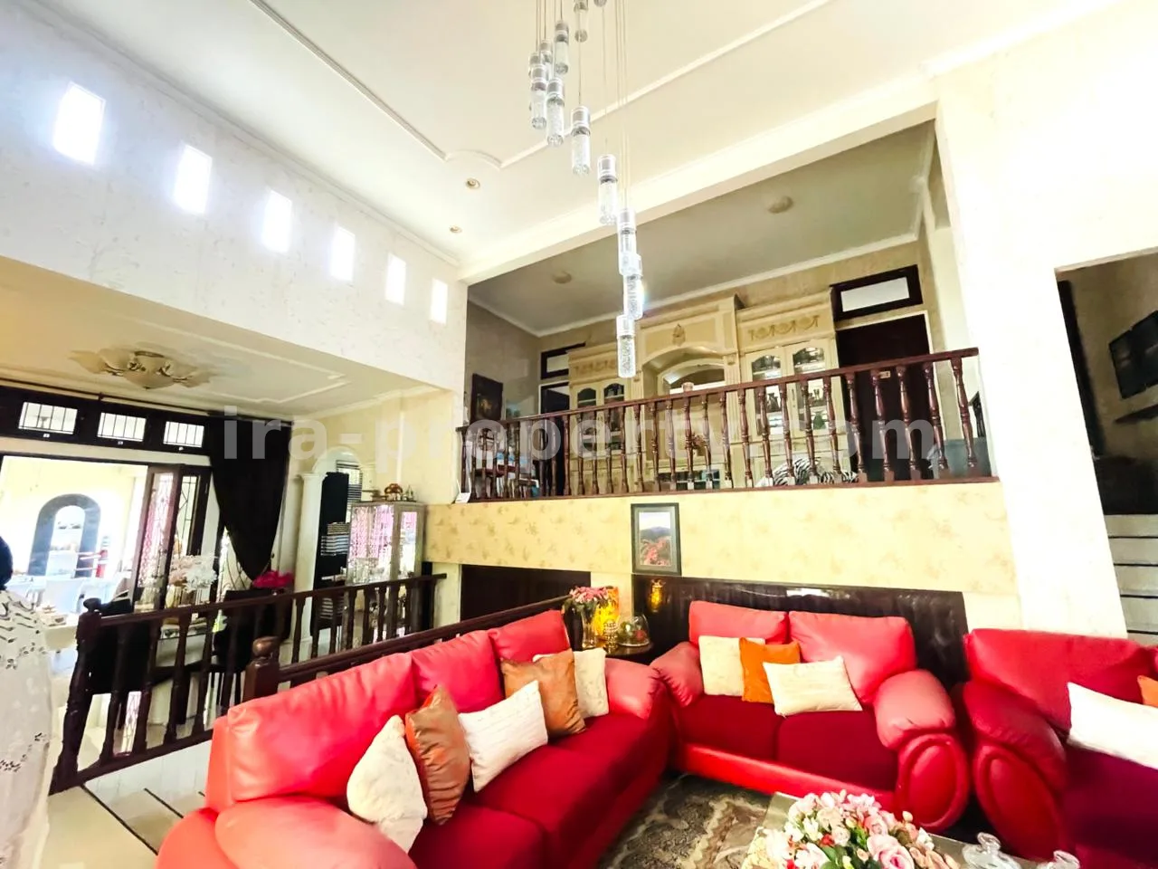 Mansion Mewah 7 Kamar dengan Kolam Renang di Mataram - 1016 - 7