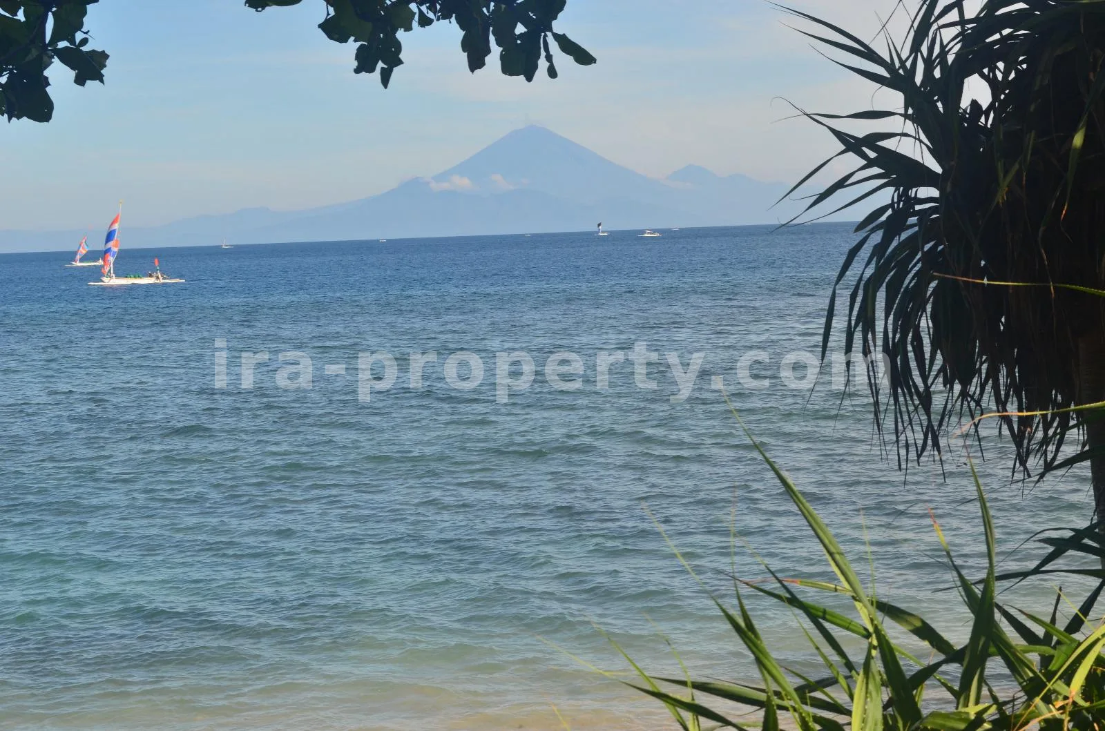 Tanah · Senggigi · foto 2 dari 5 Tanah Resort Pantai Depan Langka 50-Are – Koridor Senggigi Utama Terbaik (Pemandangan Gunung Agung) - 380-2 - 2