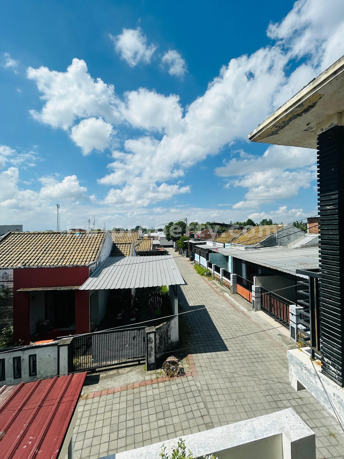 Rumah · Kota Mataram · foto 2 dari 10 Rumah Keluarga 2 Lantai 3 Kamar di Perumnas Ampenan, Mataram - 1026 - 2