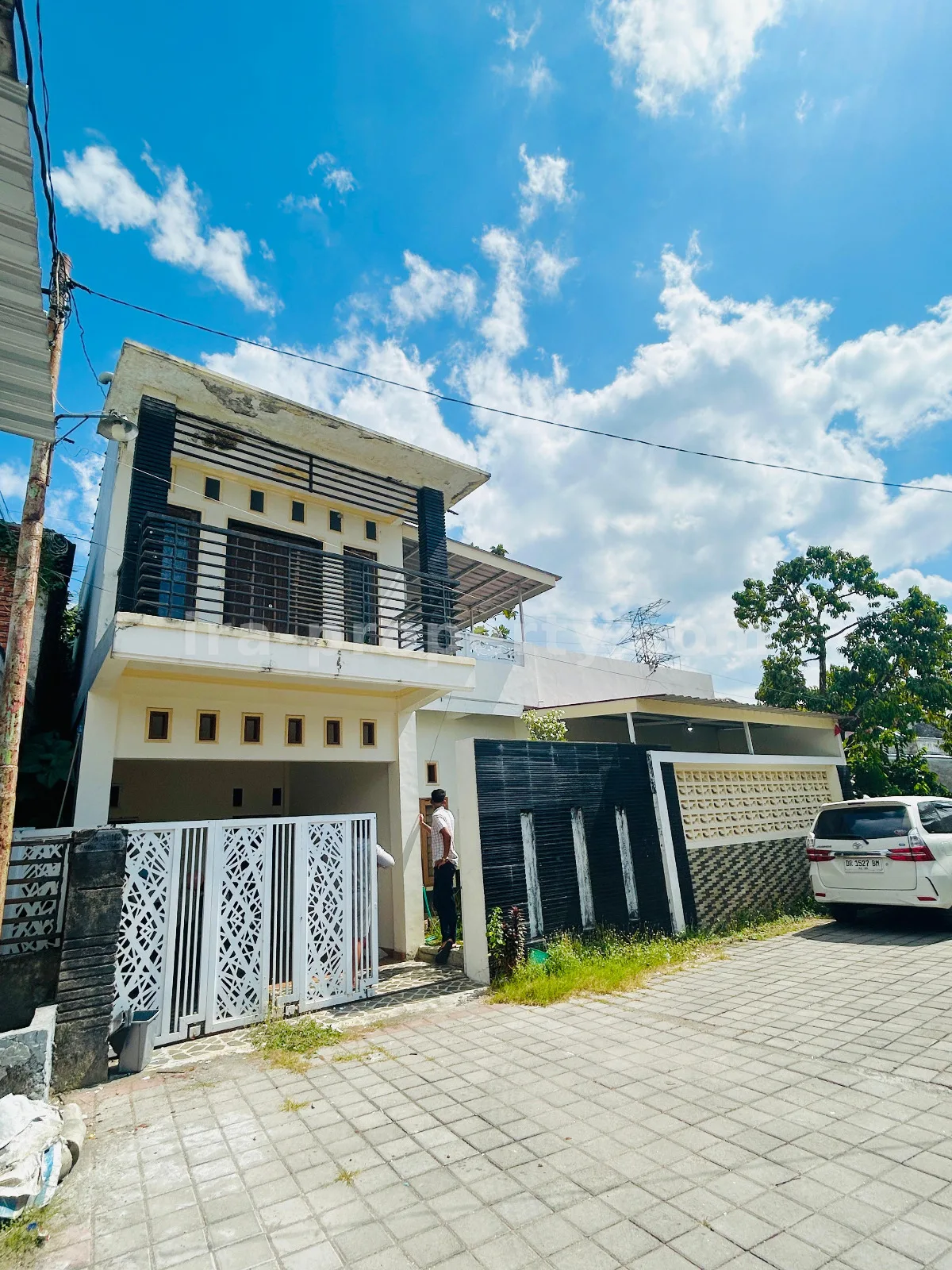 Rumah Keluarga 2 Lantai 3 Kamar di Perumnas Ampenan, Mataram - 1026 - 7