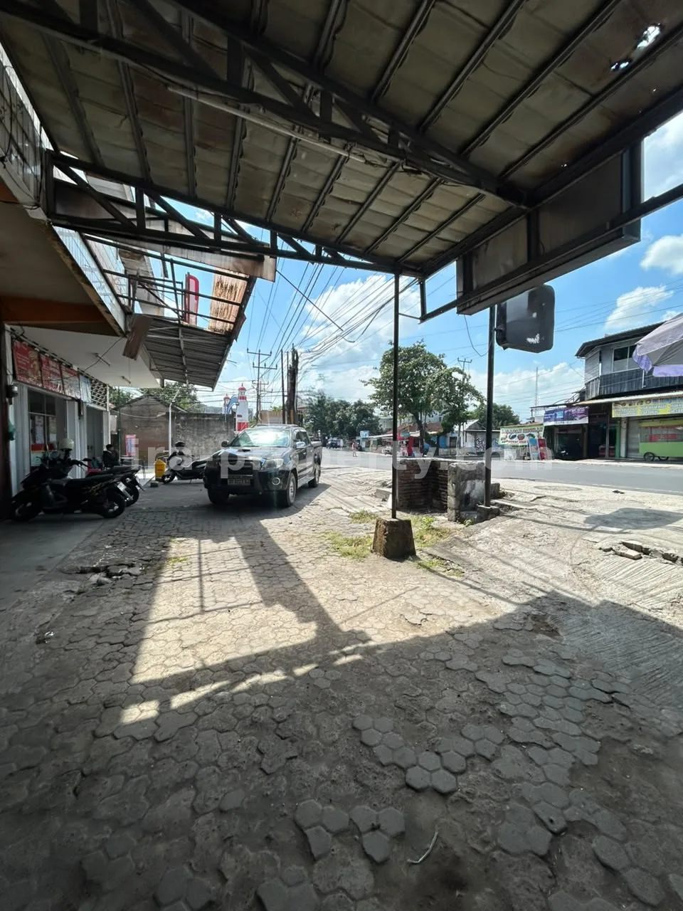Ruko & Komersial · Kota Mataram · foto 4 dari 9 3 Rumah Dagang untuk Dijual Dekat Museum Seruni, Mataram – Peluang Bisnis & Investasi Utama - 190 - 4