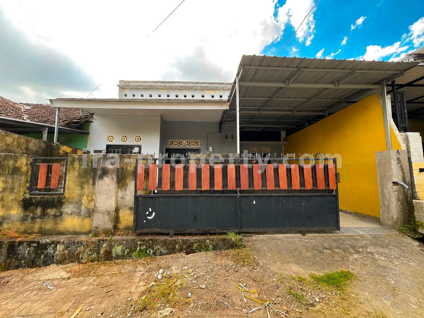 Rumah · Kota Mataram · foto 1 dari 11 Rumah Dijual di Kompleks Blencong Dekat Rembiga, Mataram - 1036 - 1