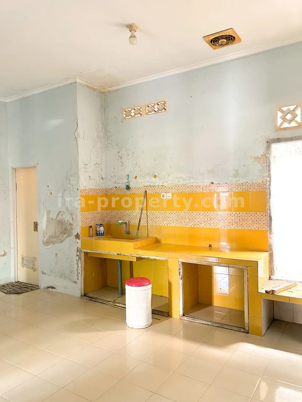 Rumah · Kota Mataram · foto 4 dari 11 Rumah Dijual di Kompleks Blencong Dekat Rembiga, Mataram - 1036 - 4