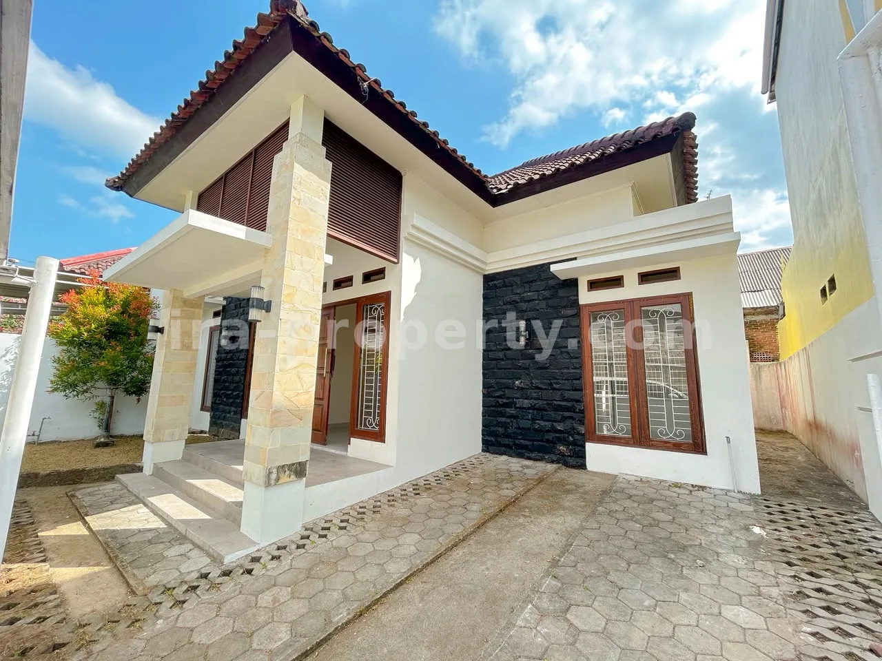 Villa & Hotel · Batu Layar · foto 2 dari 14 Rumah Strategis di Senteluk, Batu Layar, Dekat Hotel Jayakarta - 1032 - 2