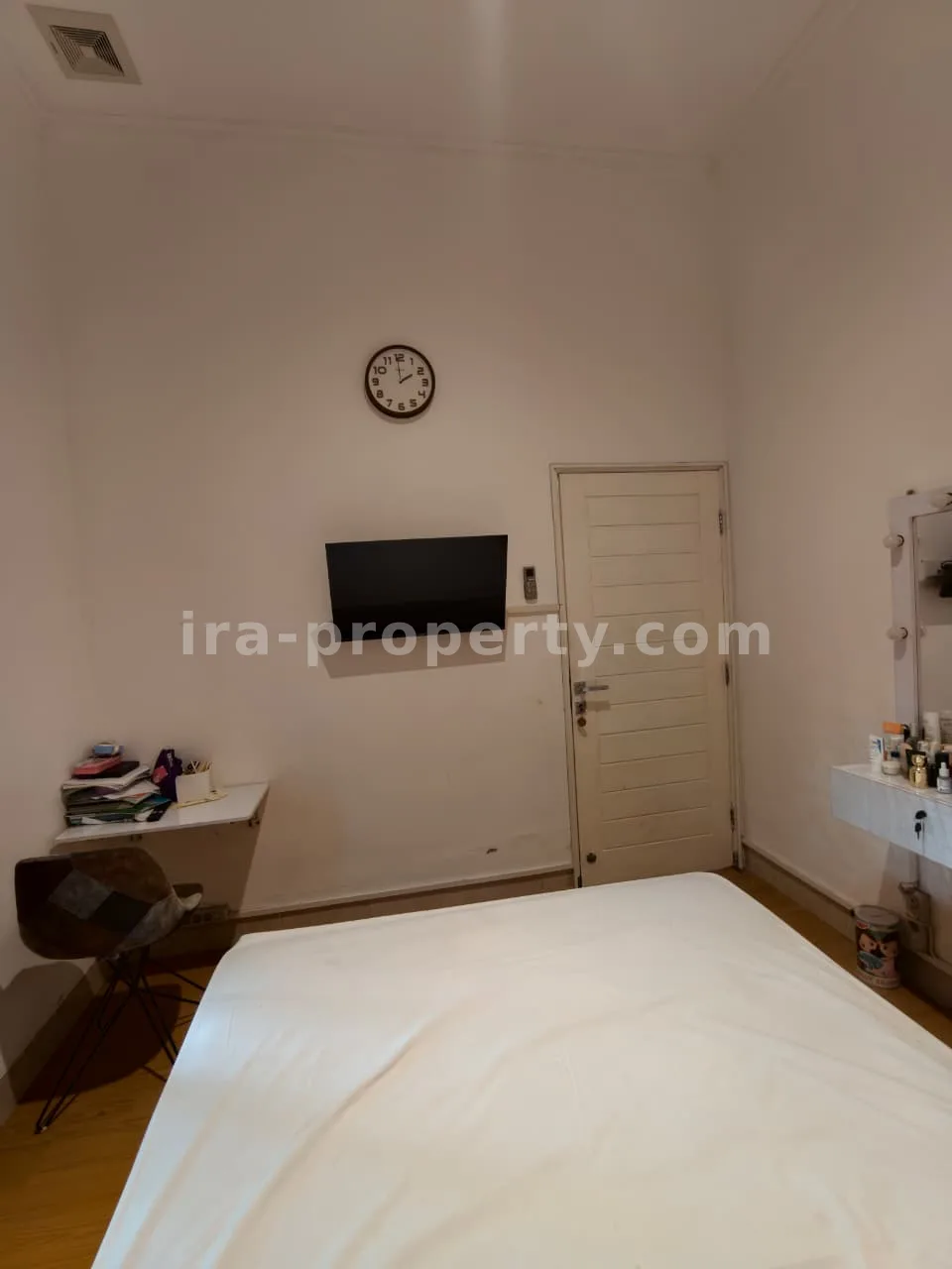 Luxury Villa-Style House for Sale in Pagutan, Mataram – Premium Fully Furnished Residence - 1034 - 21