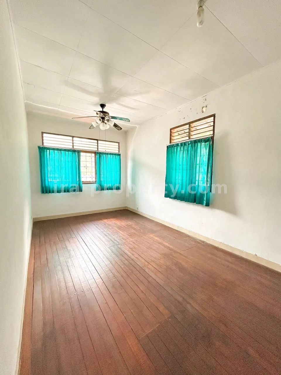 Villa & Hotel · Senggigi · foto 3 dari 15 Rumah Gaya Vila untuk Dijual di Green Valley Senggigi – Properti 4 Kamar Tidur Luas - 454-2 - 3