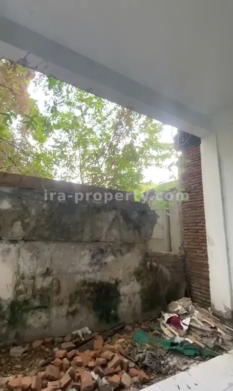 Shophouse & Commercial · Mataram City · photo 3 of 6 3 Commercial Shophouses + Large Rear Land for Sale in Central Mataram - 193 - 3