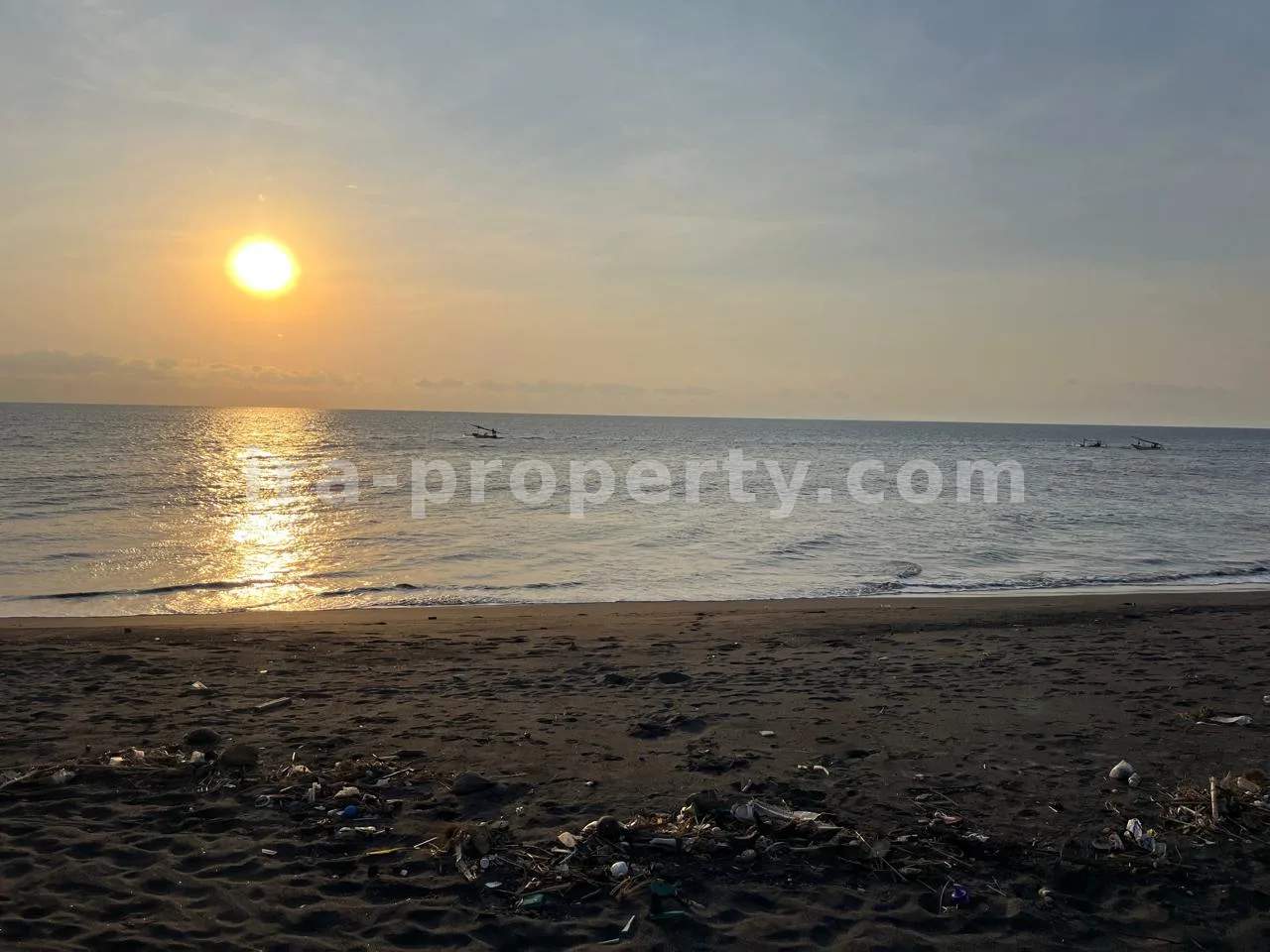 Land · West Lombok Area · photo 2 of 9 Flexible 20 to 40-Are Beachfront Plot – Pink Zone Tourism Land in Kuranji, West Lombok - 410-3 - 2