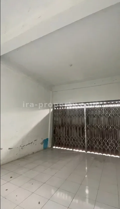 Shophouse & Commercial · Mataram City · photo 5 of 7 Strategic Commercial Shophouse for Sale Near Taman Budaya, Mataram - 192 - 5